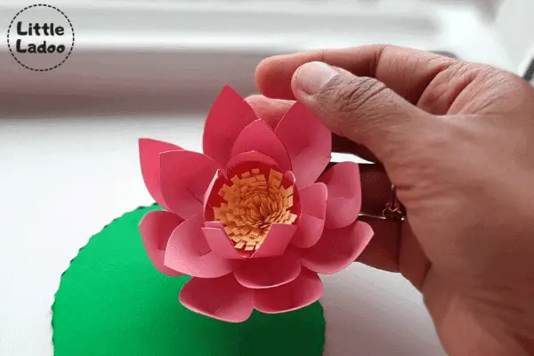 Paper lotus flower small